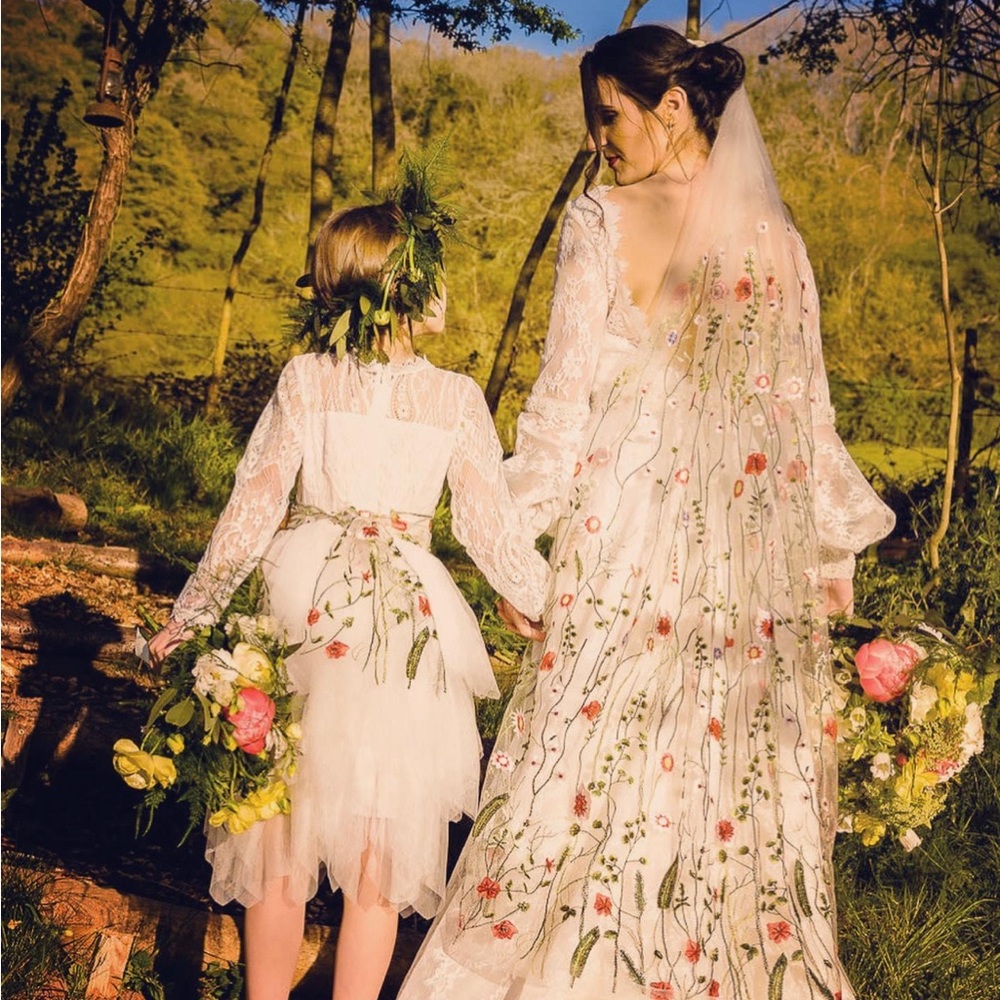 Wildflower Embroidered Veil - 63inches in Length - Picture 13 of 14